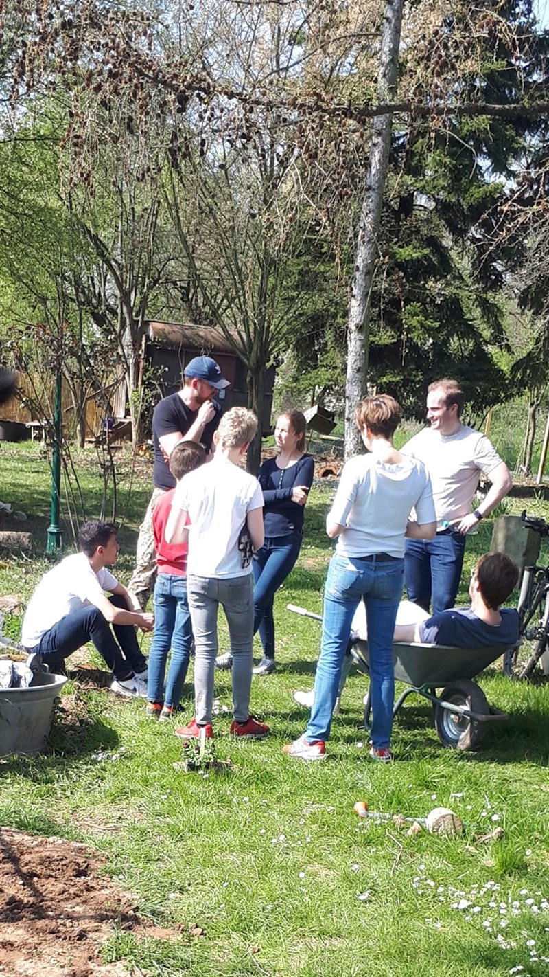Zweite Aktion im Obdach-Garten
